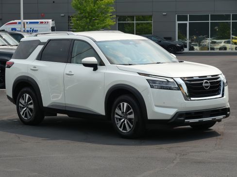 Used 2023 Nissan Pathfinder SL AWD/4WD image 7