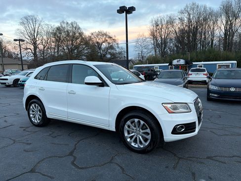 Used 2017 Audi Q5 2.0T Premium image 2