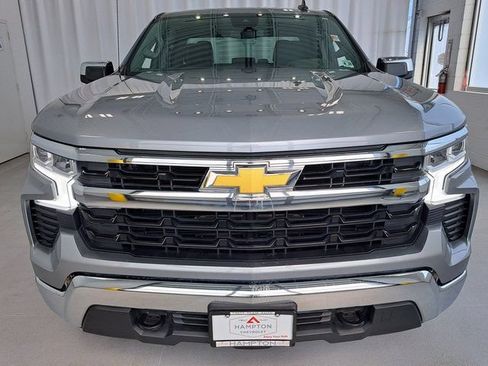 Used 2023 Chevrolet Silverado 1500 LT AWD/4WD image 4