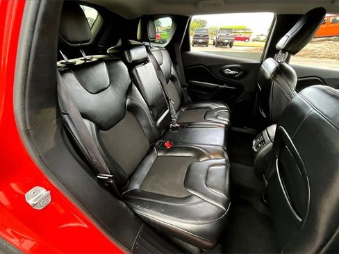 Used 2021 Jeep Cherokee Latitude Plus image 20