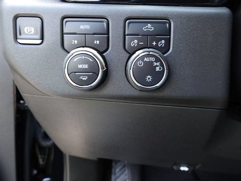 Used 2024 Chevrolet Silverado 1500 LT AWD/4WD image 51