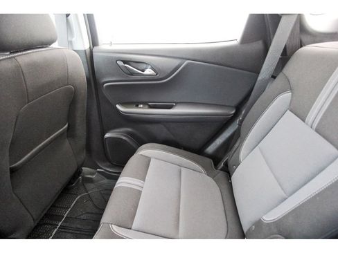 Used 2024 Chevrolet Blazer LT w/ Convenience Package FWD image 12