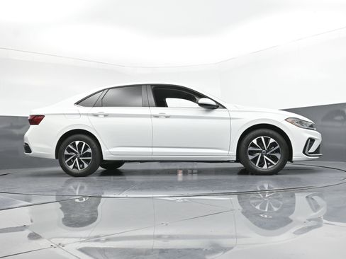 Used 2025 Volkswagen Jetta S image 26