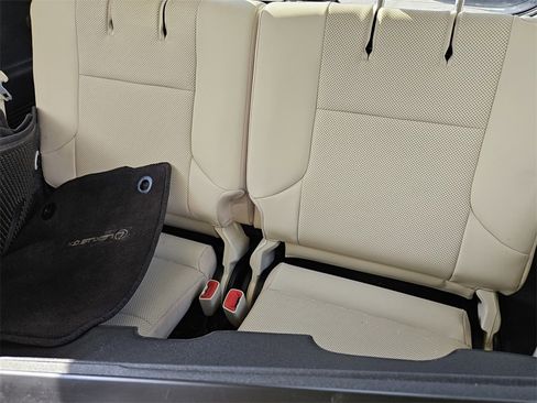 Used 2022 Lexus GX 460 Premium image 30