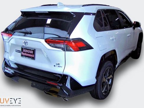 New 2025 Toyota RAV4 SE image 3