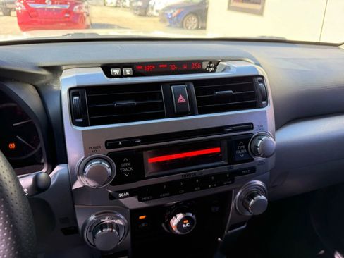 Used 2011 Toyota 4Runner SR5 w/ Convenience Pkg image 13