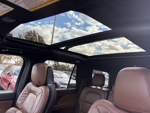 Certified 2022 Lincoln Navigator Reserve image 29