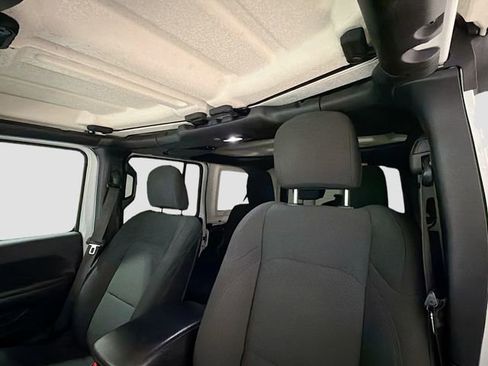 Used 2018 Jeep Wrangler Unlimited Sport S image 17