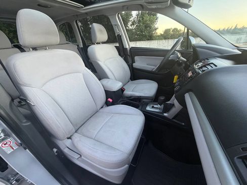 Used 2015 Subaru Forester 2.5i Premium w/ All-Weather Package AWD/4WD image 45
