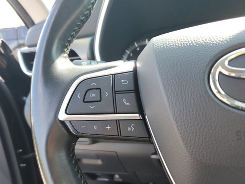 Used 2020 Toyota Highlander XLE AWD/4WD image 23