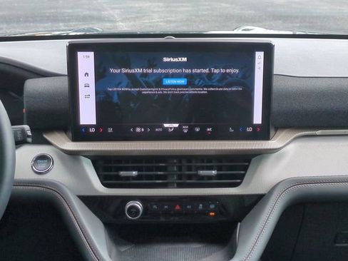Certified 2025 Ford Explorer Active w/ Active Comfort Package RWD image 20