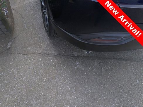 Certified 2023 Toyota Venza LE image 4