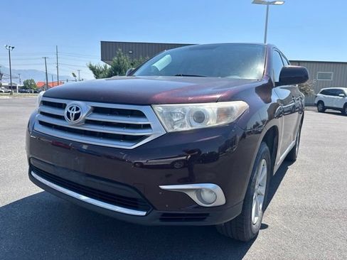 Used 2012 Toyota Highlander SE w/ Tow Pkg AWD/4WD image 9