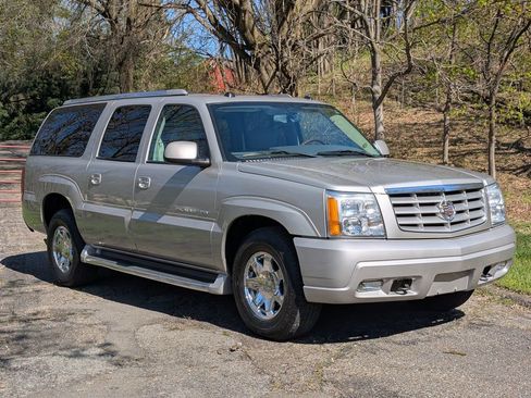 Used 2004 Cadillac Escalade ESV AWD image 6