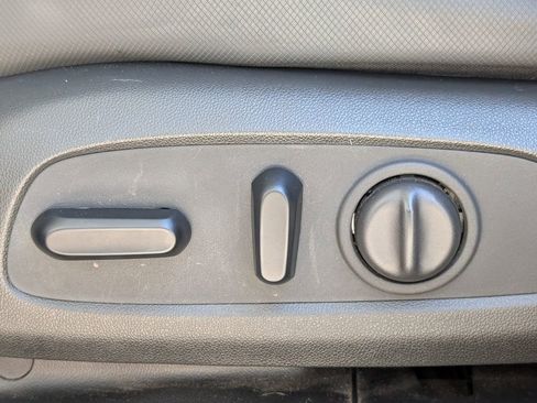 Used 2023 Chevrolet TrailBlazer RS w/ Sun and Liftgate Package image 26