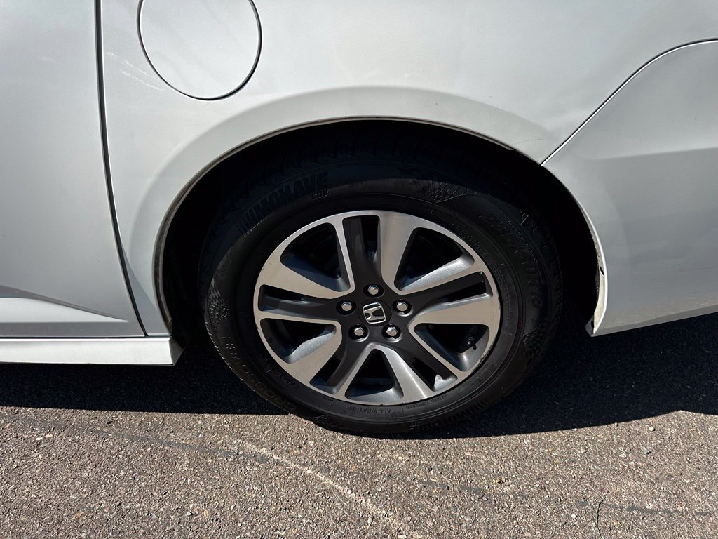 Used 2015 Honda Odyssey Touring image 11