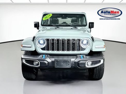 Used 2024 Jeep Wrangler Unlimited Sahara w/ Technology Group AWD/4WD image 7