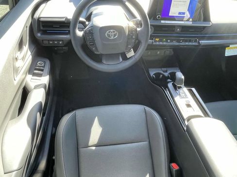 New 2026 Toyota Prius FWD image 9
