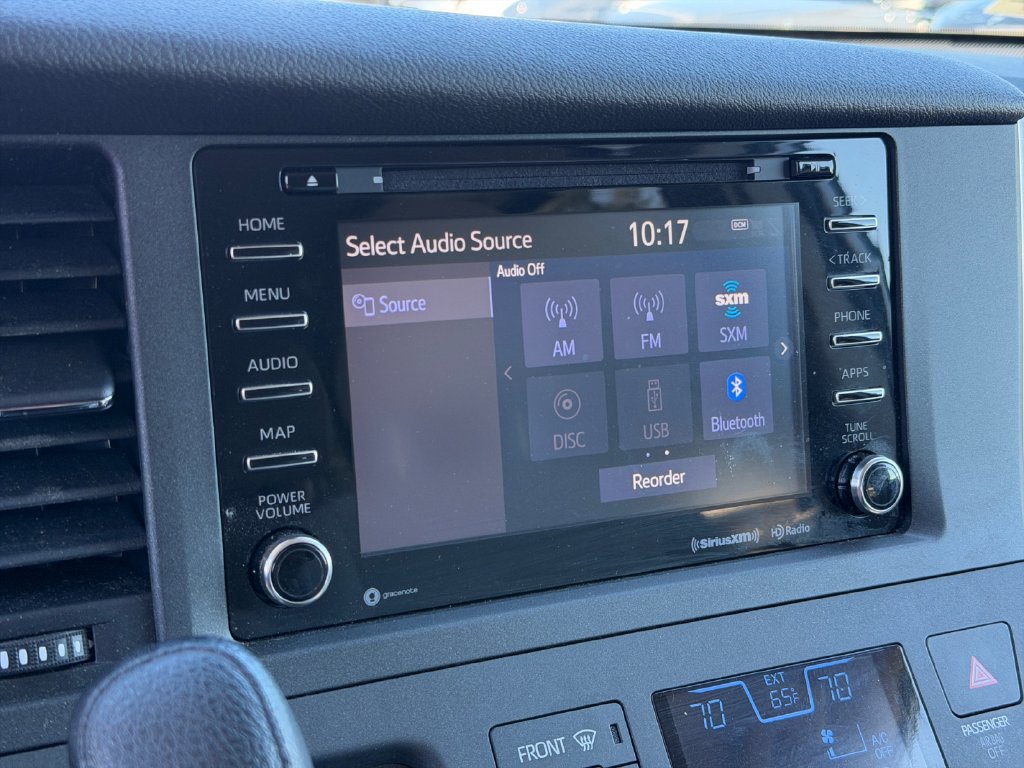 Used 2020 Toyota Sienna LE FWD image 25