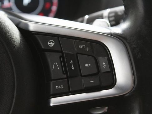 Used 2020 Jaguar F-PACE Checkered Flag image 20