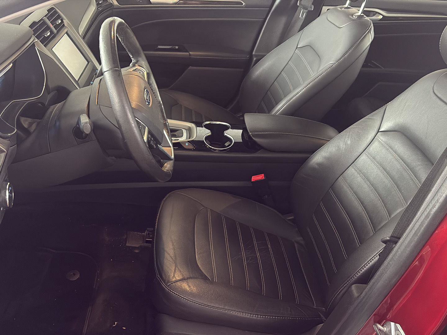 Used 2014 Ford Fusion SE w/ Equipment Group 502A FWD image 9