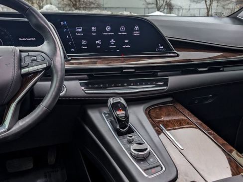 Used 2022 Cadillac Escalade ESV Sport Platinum w/ LPO, ONYX Package image 21