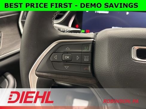 New 2025 Jeep Grand Cherokee Limited w/ Black Appearance Package image 26