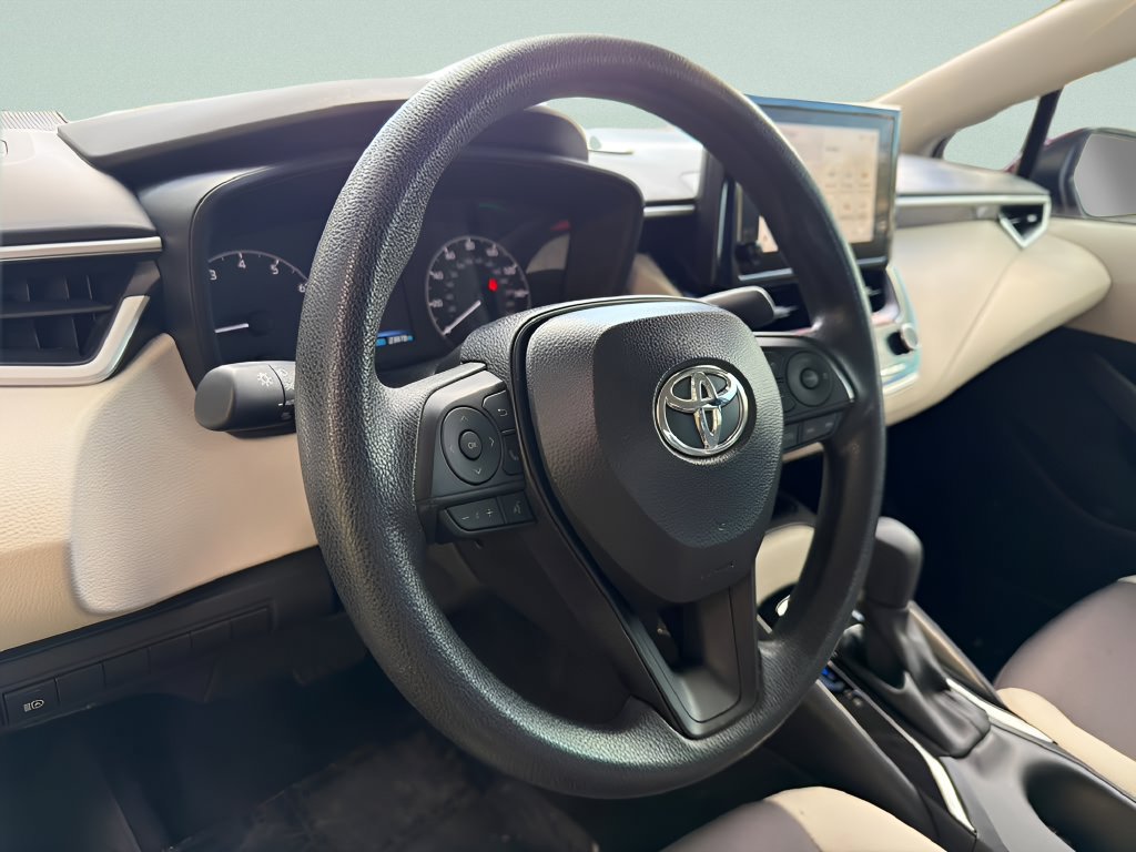 Used 2025 Toyota Corolla LE FWD image 13