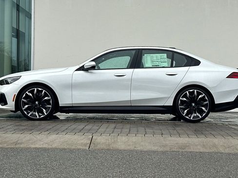 New 2026 BMW i5 eDrive40 w/ M Sport Package image 6