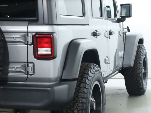 Used 2018 Jeep Wrangler Unlimited Sport S image 45