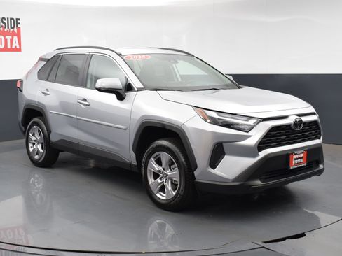 Used 2025 Toyota RAV4 XLE image 6