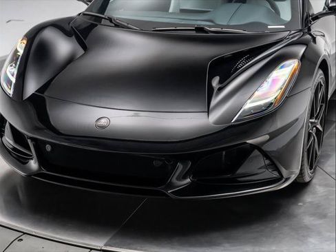 Used 2025 Lotus Emira RWD image 9