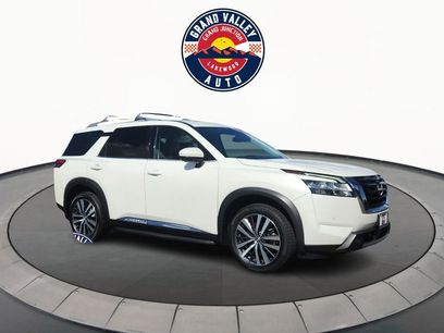 Used 2022 Nissan Pathfinder Platinum w/ Lighting Package (N93)