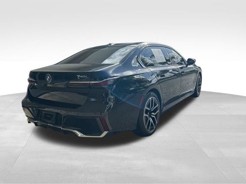 Used 2025 BMW 740i RWD image 3
