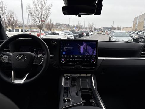 Certified 2025 Lexus GX 550 w/ Accessory Package (2T) image 28