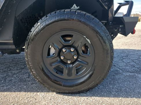 Used 2021 Jeep Wrangler Unlimited Sport image 9