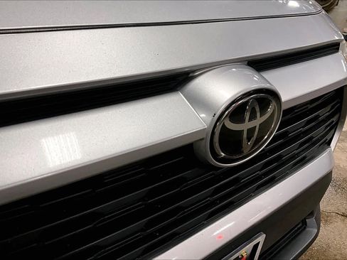 Used 2019 Toyota RAV4 XLE image 28