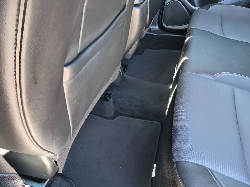 Used 2021 Buick Encore GX Select AWD/4WD image 32