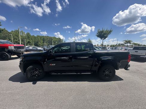 Used 2021 Chevrolet Colorado Z71 w/ Z71 Midnight Edition AWD/4WD image 9