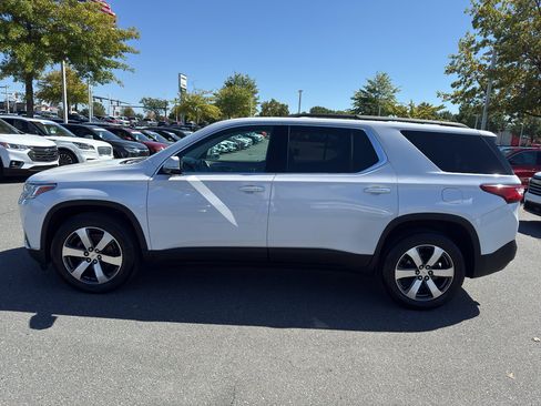 Used 2020 Chevrolet Traverse LT w/ LT Premium Package image 4