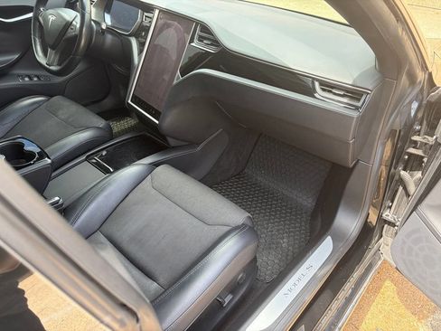 Used 2018 Tesla Model S 75D AWD/4WD image 32