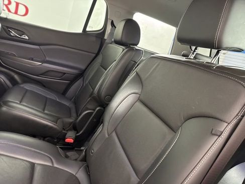 Used 2021 GMC Acadia SLT w/ Premium Package image 13