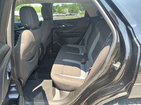 Used 2023 Chevrolet TrailBlazer LT AWD/4WD image 16