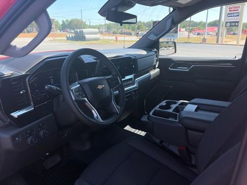 Used 2024 Chevrolet Silverado 1500 LT AWD/4WD image 28
