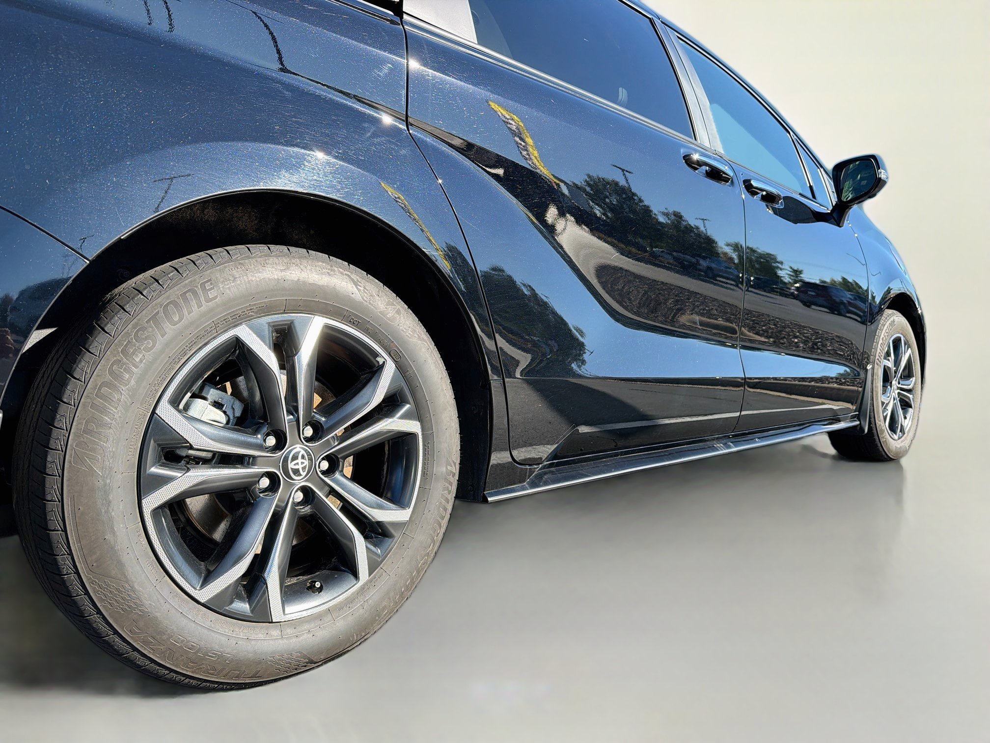 Certified 2026 Toyota Sienna Platinum AWD/4WD image 7