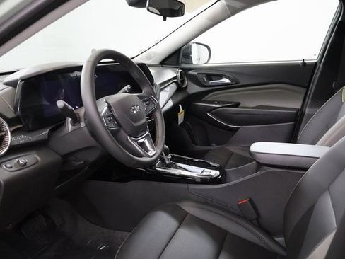 New 2026 Chevrolet Trax ACTIV w/ Sunroof Package FWD image 12