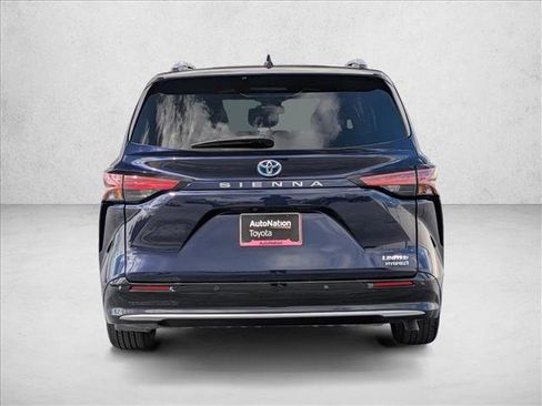 Certified 2023 Toyota Sienna Limited image 7
