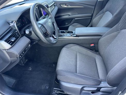 Used 2025 Toyota Camry LE image 21