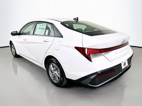 New 2026 Hyundai Elantra SE w/ Cargo Package image 7