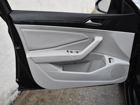 Used 2022 Volkswagen Jetta SE image 23